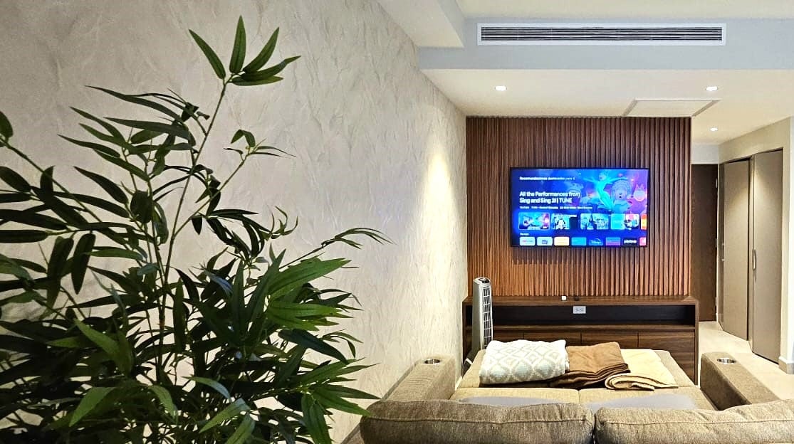 SẢNH SOFA VỚI TV 50"  AMAZON PRIME