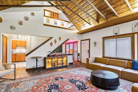 Redwood Retreat-RoofDeck/GameRoom/Walk to Downtown