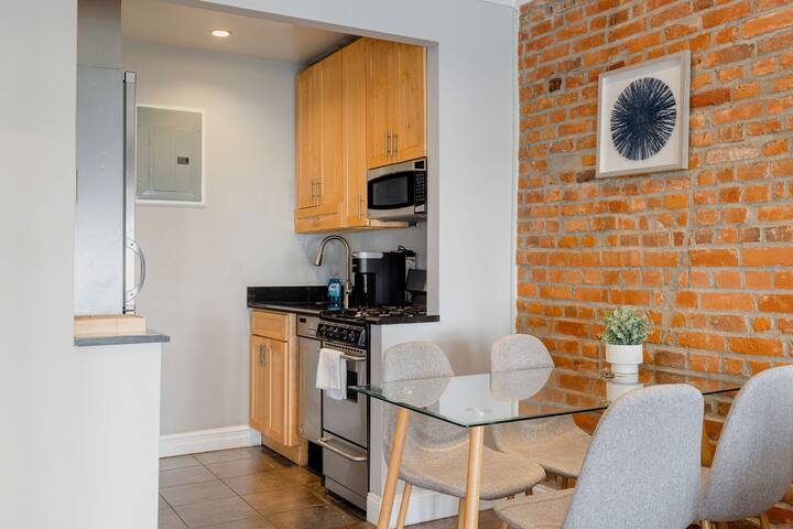 Spacious 3 bedroom LES gallery image 5