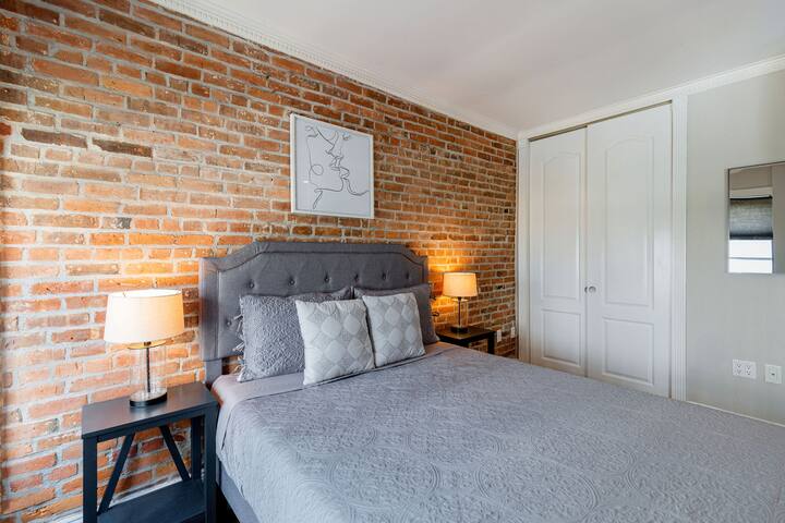 Spacious 3 bedroom LES gallery image 4