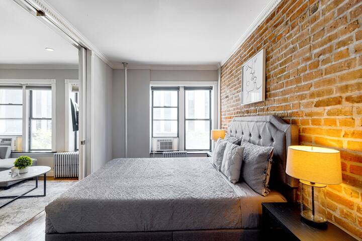 Spacious 3 bedroom LES gallery image 3