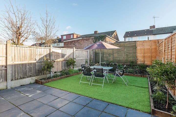 Home in London Leyton Station