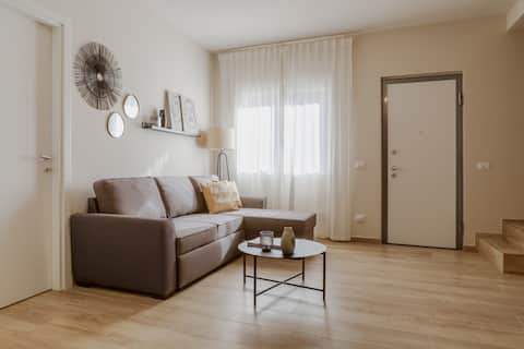 Top performing Airbnb: Charming apartment - Manerba del Garda in Manerba Del Garda