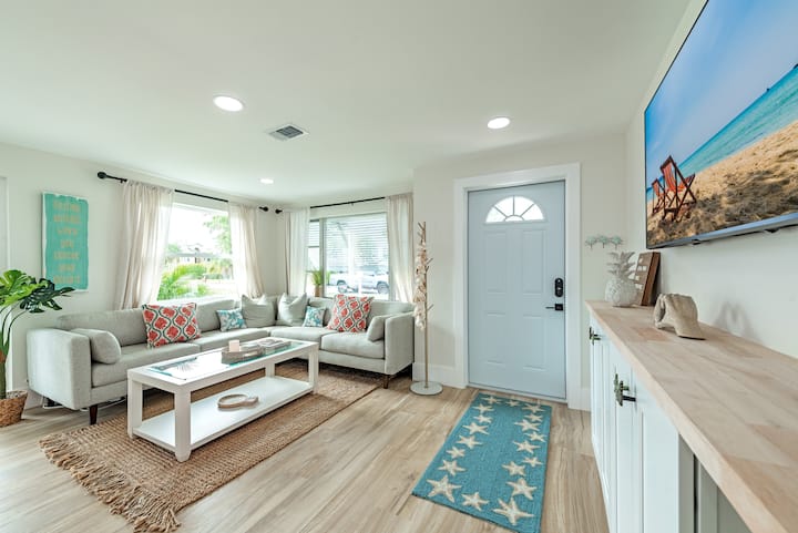 Casa Piña Bonita, The Ultimate In Coastal Living! - Bonita Springs, FL