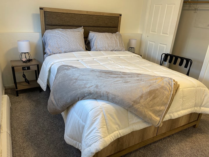 Queen bedroom