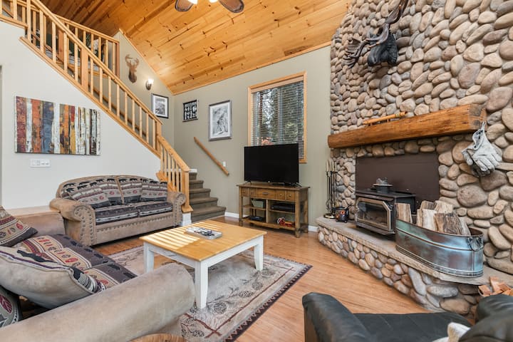 Rockledge Retreat - Shaver Lake, CA