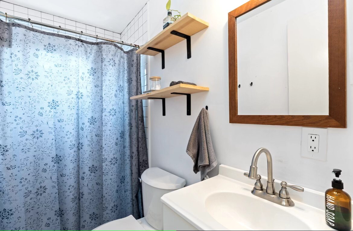 Charming Tiny Home Retreat!
