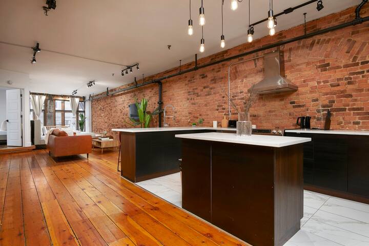 Amazing Historic Loft in Heart of OldPort gallery image 5