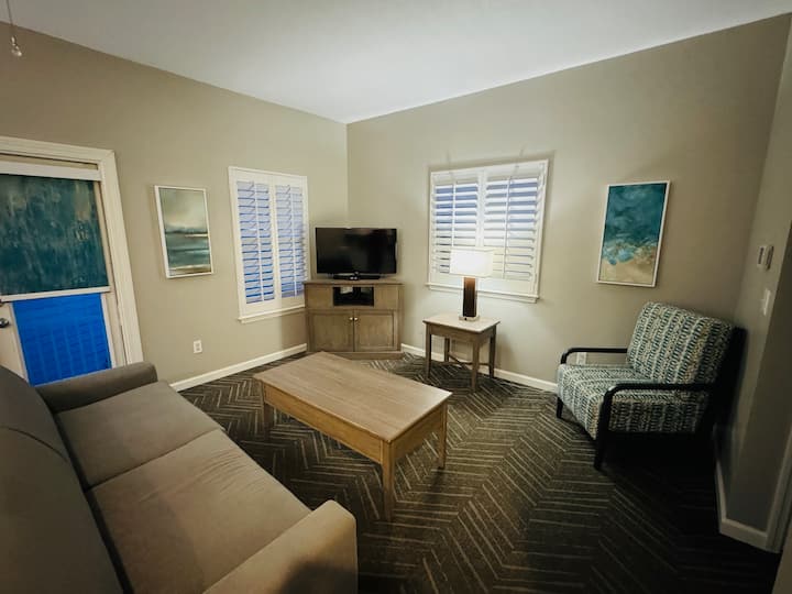 Cozy Cottage Just Steps From The Beach - July 2-6 - Destin