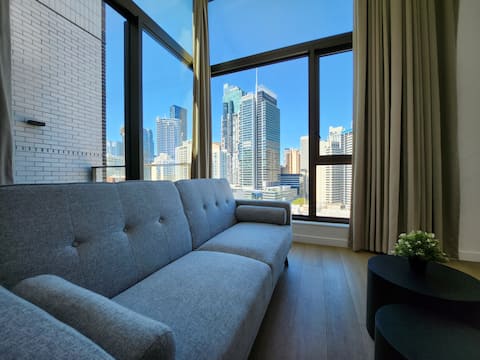 Popular Airbnb listing: Sydney Chinatown 1BR 018 Walk to Darling Harbour in Haymarket