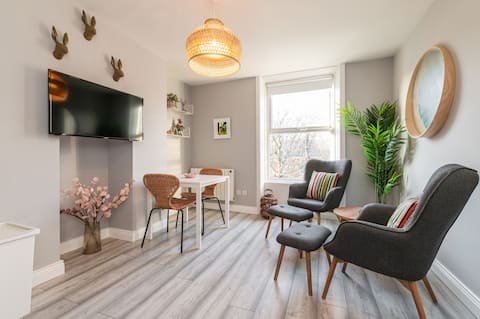 Popular Airbnb listing: Modern 1bed Apt 1st floor Northside of Dublin in Ballybough
