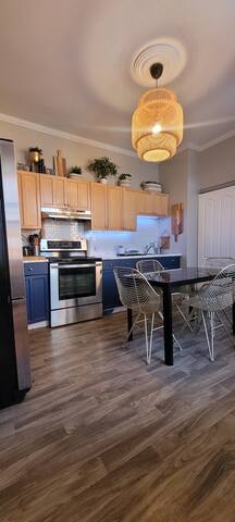 Nice Condo on St-Catherine gallery image 5