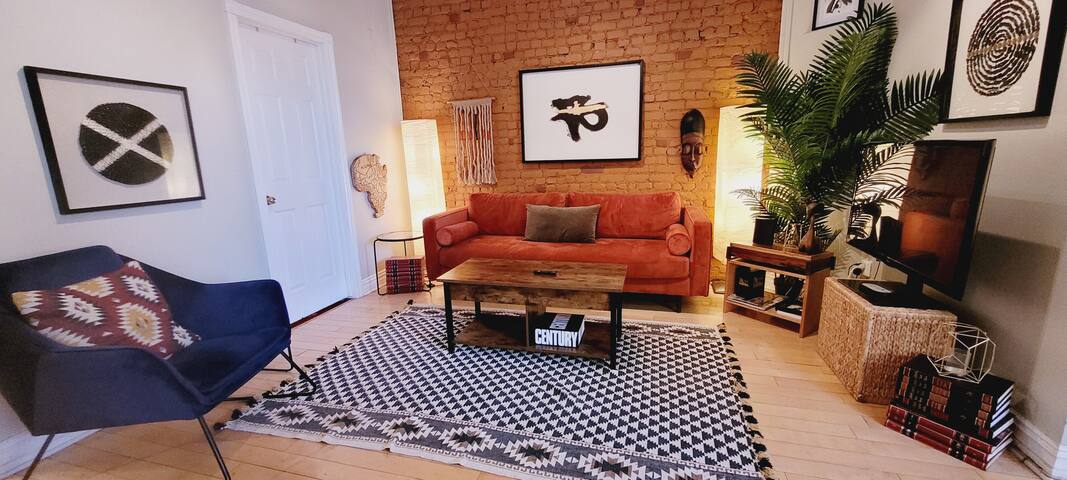 Nice Condo on St-Catherine