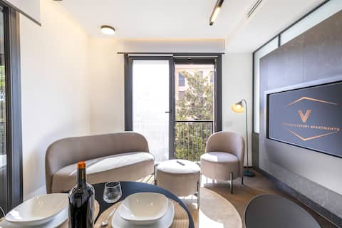 Popular Airbnb listing: Vittoria's Luxury Apartment - 2nd floor with kitchen in Cagliari