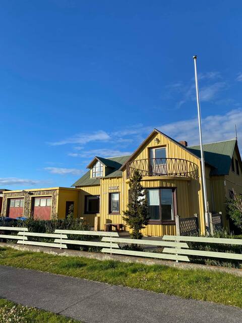Varðberg - Upper floor, great view!