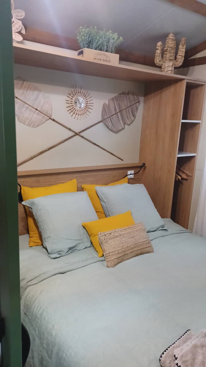 Izba s tichou manželskou posteľou