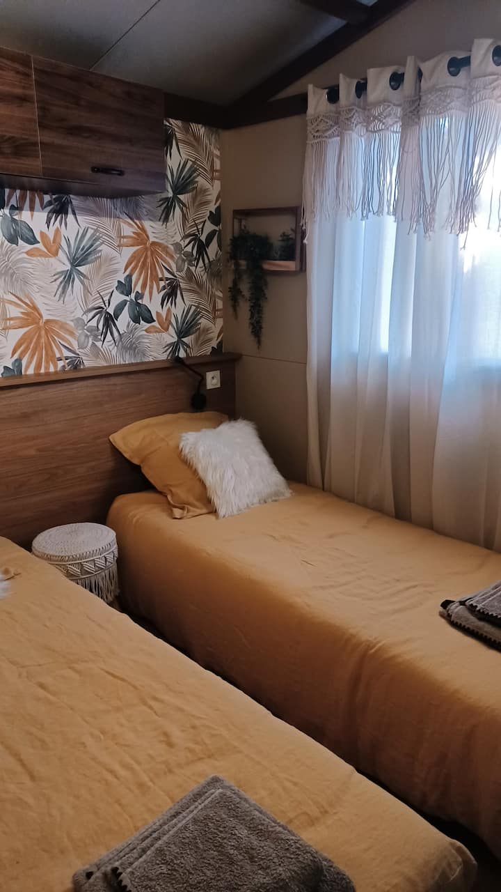 Dvojlôžková spálňa so šatníkom