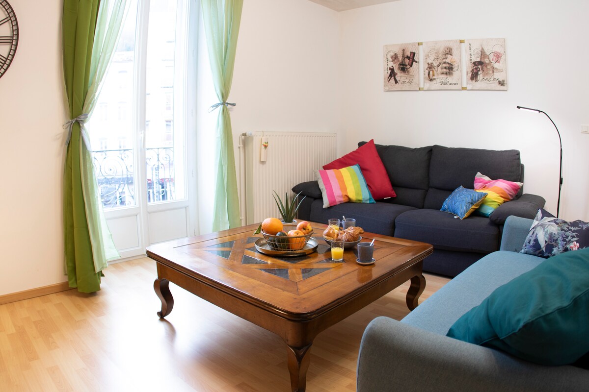 Top performing Airbnb: Kasa Jura #2 - Downtown - Close to ski slopes in Saint Claude