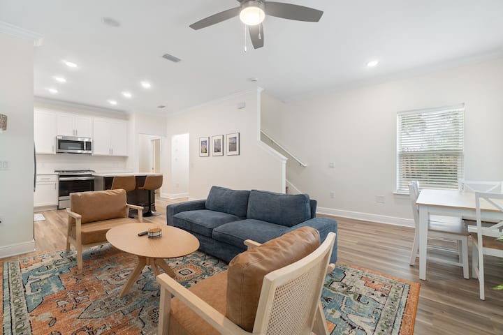 Bright & Open/walk To Downtown! - Pensacola, FL