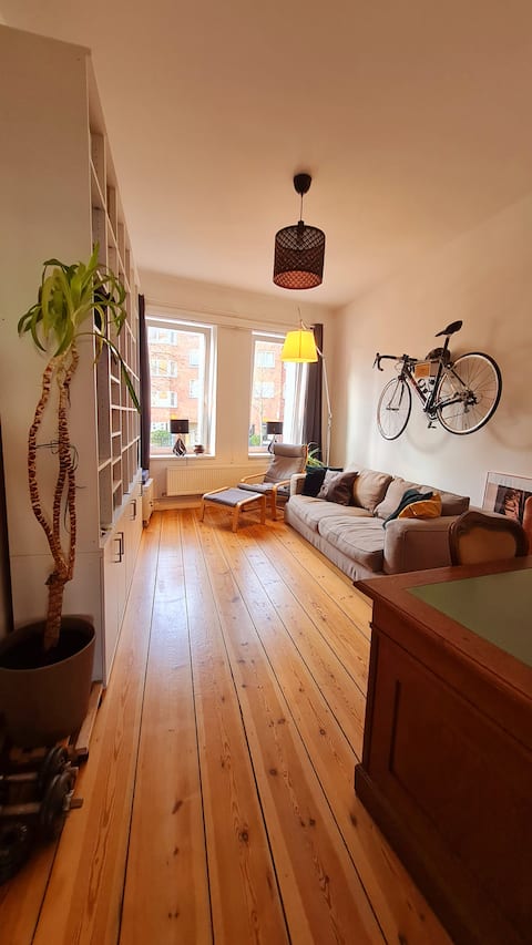 Beliebte Airbnb-Anzeige: 2-room old building apartment in Ottensen in Ottensen