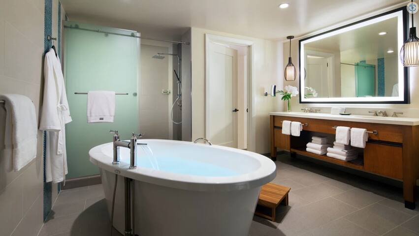 Maui Ocean Villa Resort w Access to 3 Resort gallery image 2