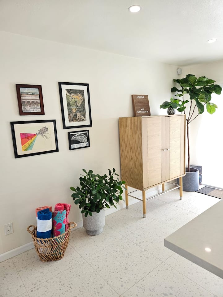 Seaside Bungalow - Encinitas, CA