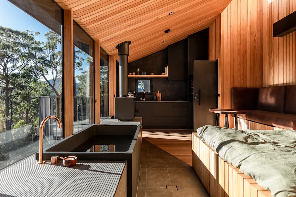 An architect-designed cabin in the Huon Valley, Glen Huon, Tasmania, Australia, photo 7 of 10