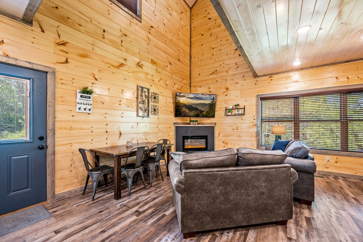 Top performing Airbnb: Heated Pool | Hot Tub | PuttPutt in Sevierville