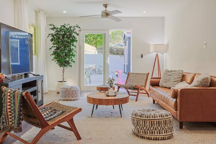 Vibrant Pool Home | LA Retreat gallery image 4