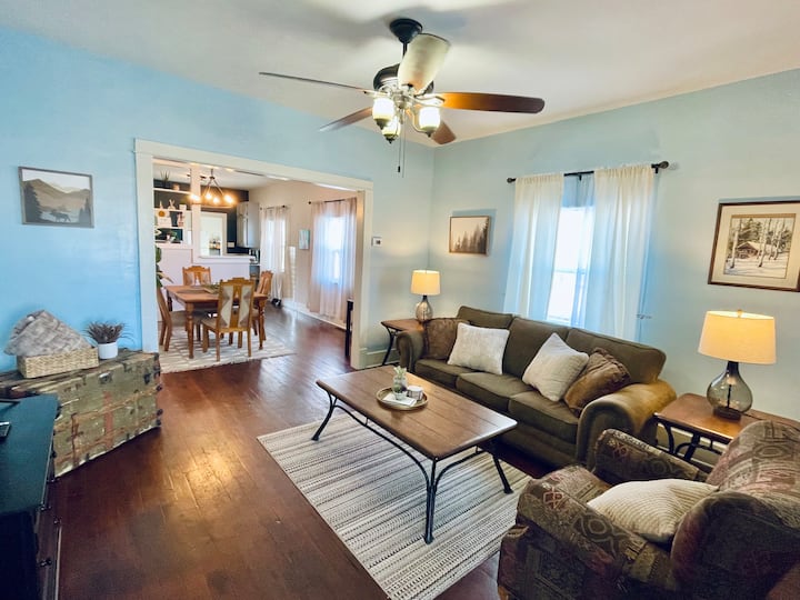 Charming & Cozy Craftsman: Ac/heat + Pets Free! - Trinidad, CO
