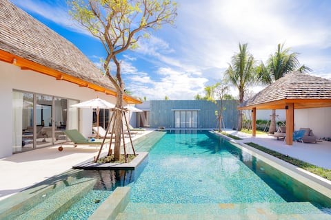 4BR Pool Villa w/ 15m Pool | near Laguna & Beach