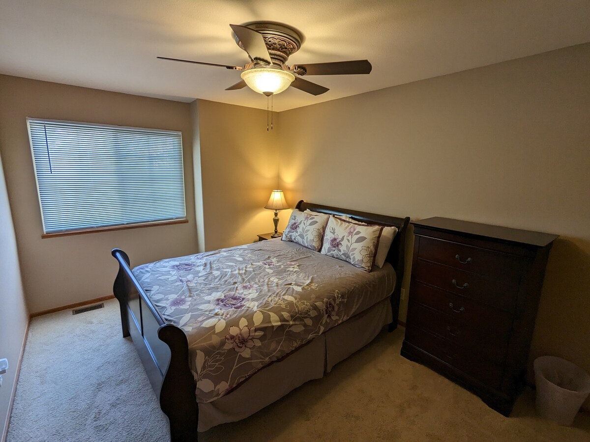 Მე-3 საძინებელი დილის მზის სხივებით გამოირჩევა