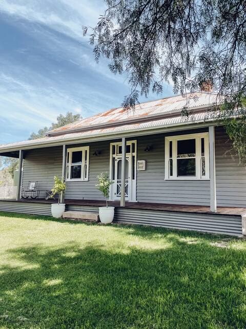 Lochrae Homestead - up to 20 guests