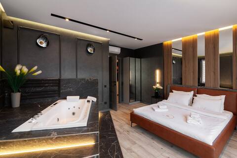 Royal apartment on Kulisha 47A