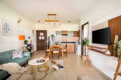 Tropical 1BHK SeaSide Apt 605: 1km to Beach