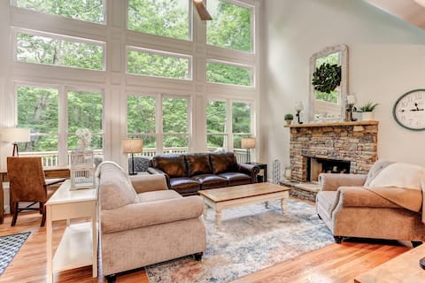 Creekside Peace-Waterfalls-View-GameRoom-DogFence