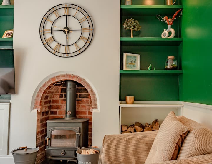 Exquisite Renovation In Central Location - Hereford
