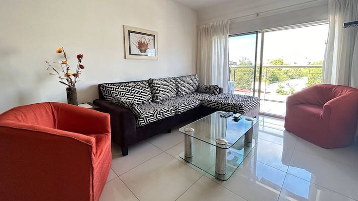 Apartamento de 2 dormitórios em Flores