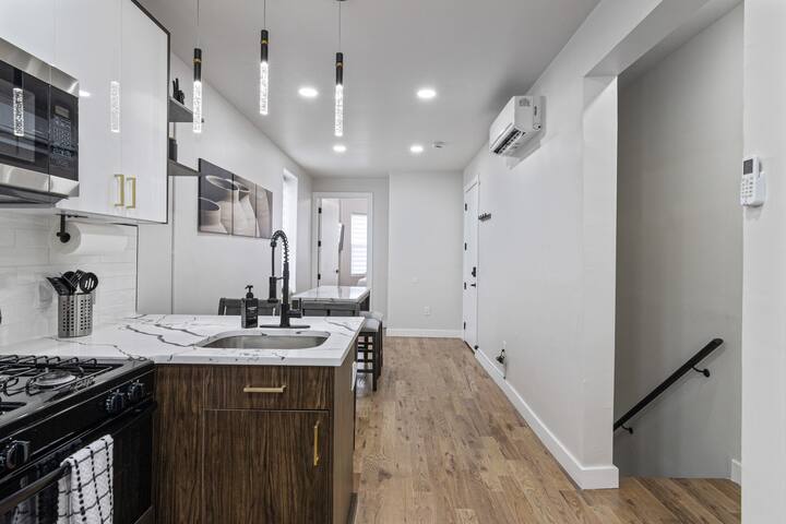 Modern 4BED 3BA Gem in Hoboken 15 min to New York gallery image 4