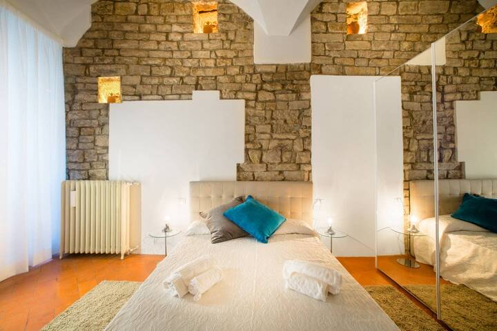 Keys of Italy-ApoTOT- Deluxe 2Apt by Ponte Vecchio gallery image 2