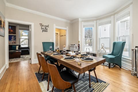 Downtown-2 King Beds-hot tub-Double Shower-Parking