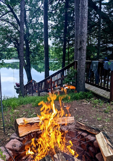 Updated! Lake Cabin •Games •Firepit •Dock •Beach