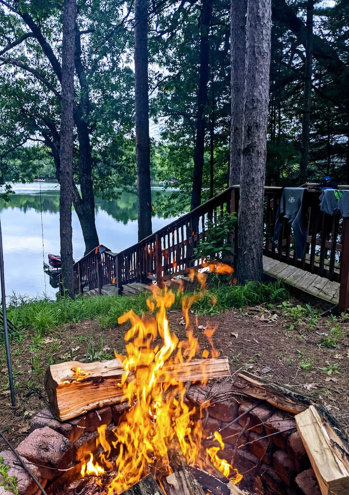Fall Getaway | Lakefront•Dock•Firepit•Game Room
