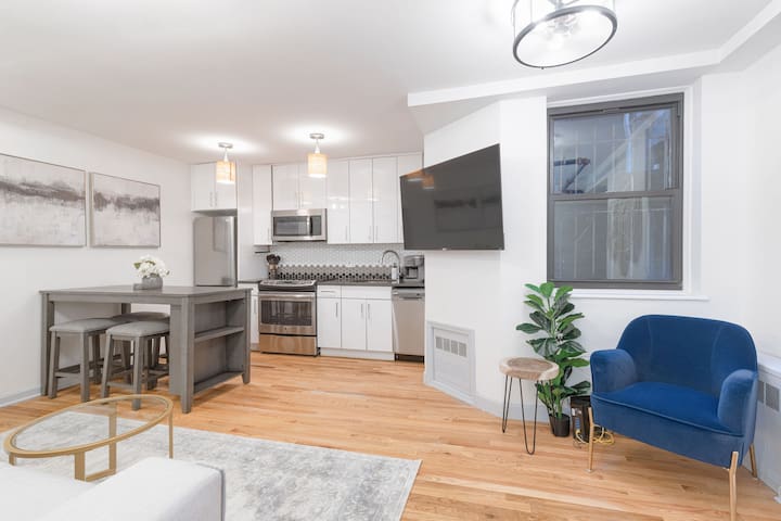 Cozy 2 bedroom St marks gallery image 3