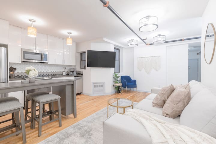 Cozy 2 bedroom St marks gallery image 2