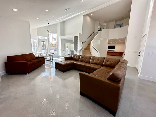 Luxury Oasis gallery image 5