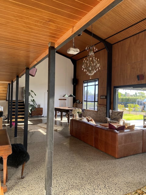 The Barn - Space for Family and Friends