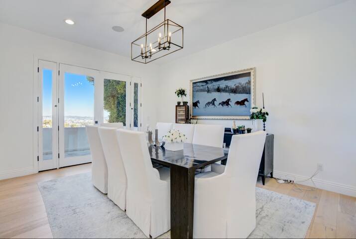 Hollywood Hills 4BD Villa w/ Sauna, Gym, & Views! gallery image 3