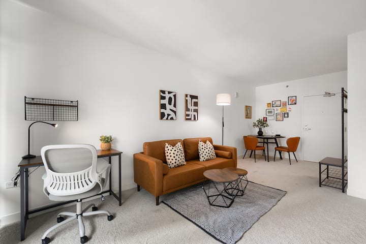 Luxury 1br | Little Italy Downtown Sd | Pool & Spa - San Diego, CA