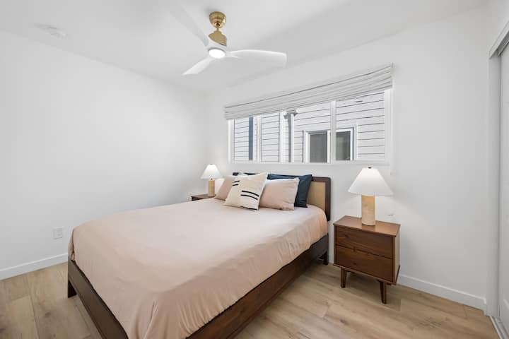 Primer dormitorio en la unidad superior de 5 dormitorios (queen)